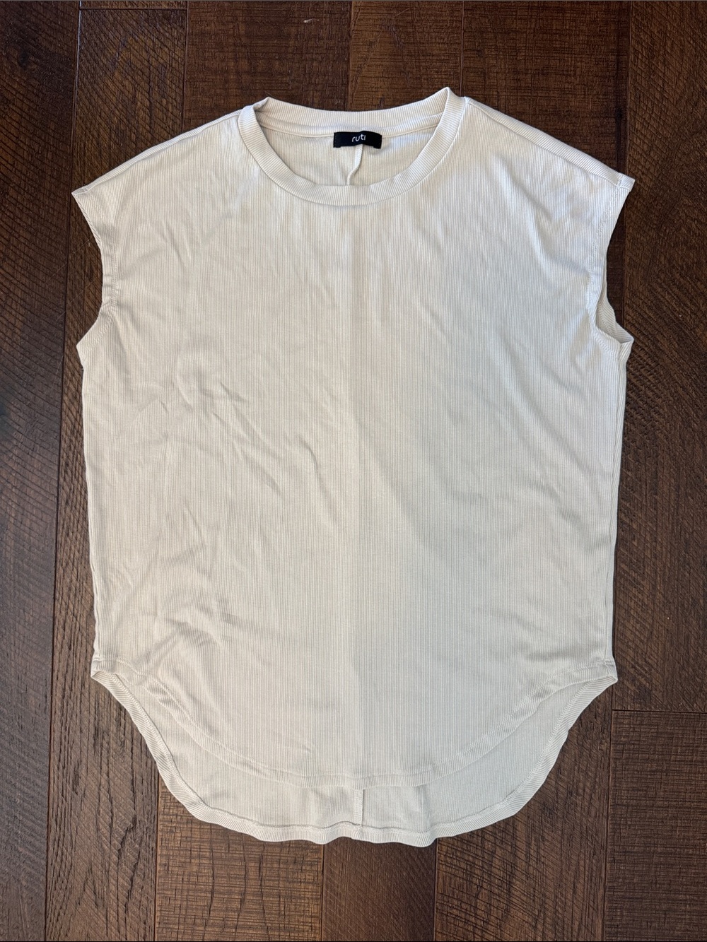 Ruti The Ribbed Tuck in Tee in Cloud - Picture 4 of 8